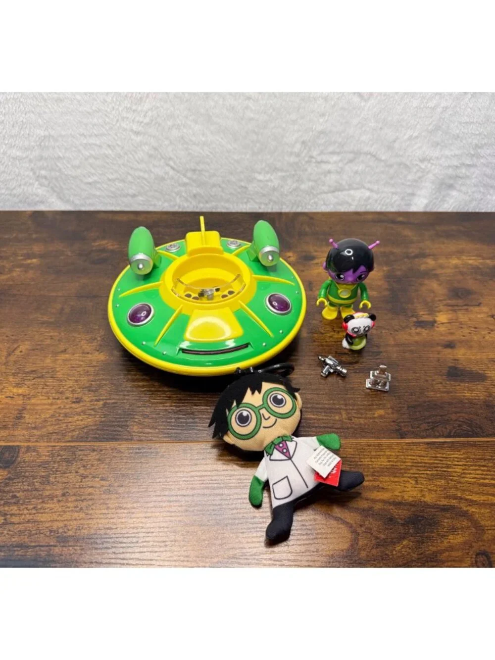 Ryans World Alien Spaceship Playset With Figures & Accessories